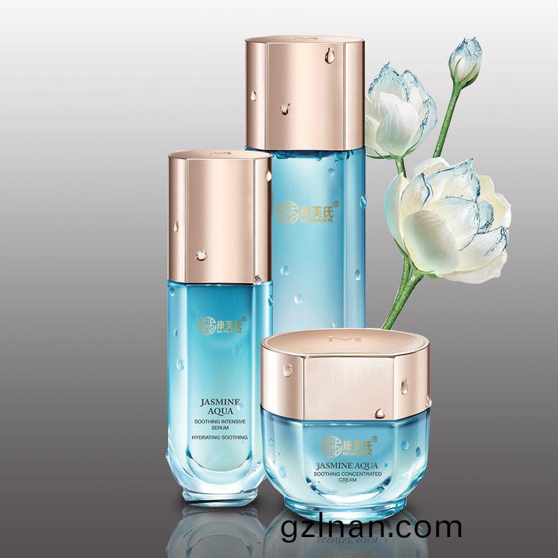 護膚(fu)套裝(zhuang)